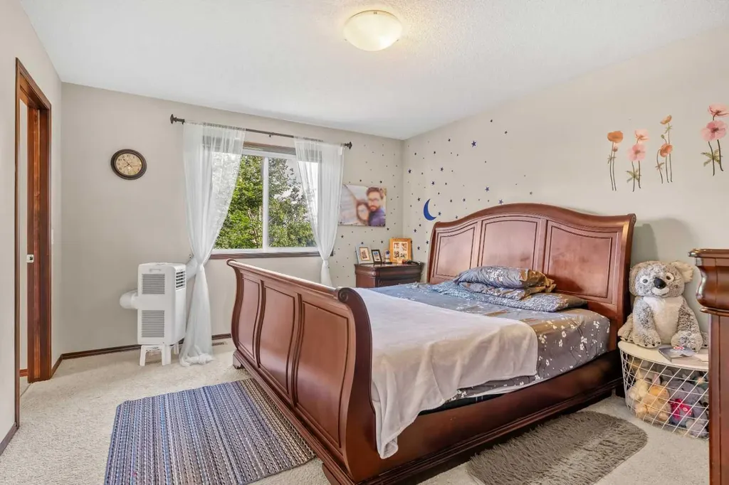 562 Cranston Drive SE Calgary AB T3M 0L5