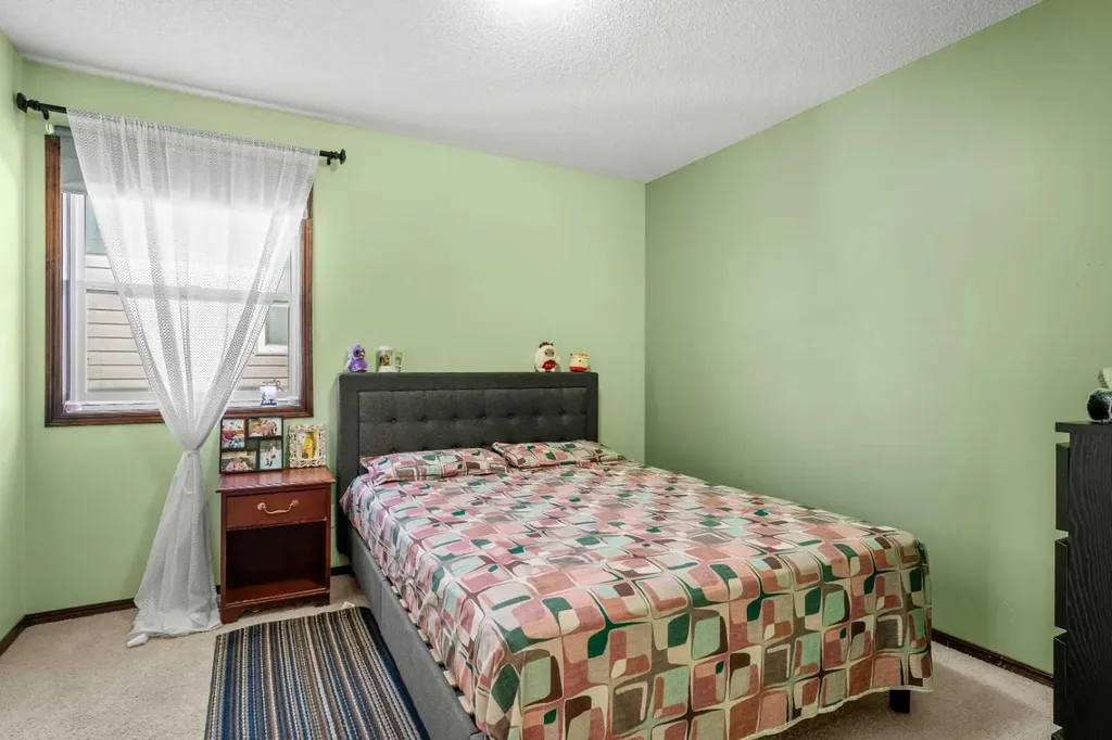 562 Cranston Drive SE Calgary AB T3M 0L5