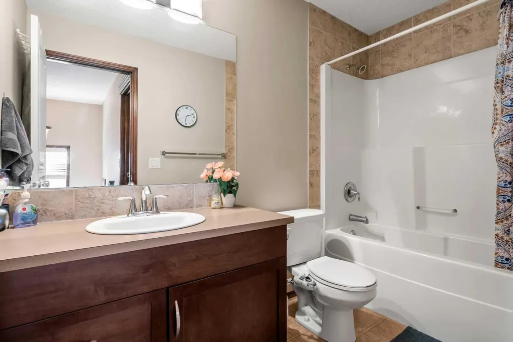 562 Cranston Drive SE Calgary AB T3M 0L5