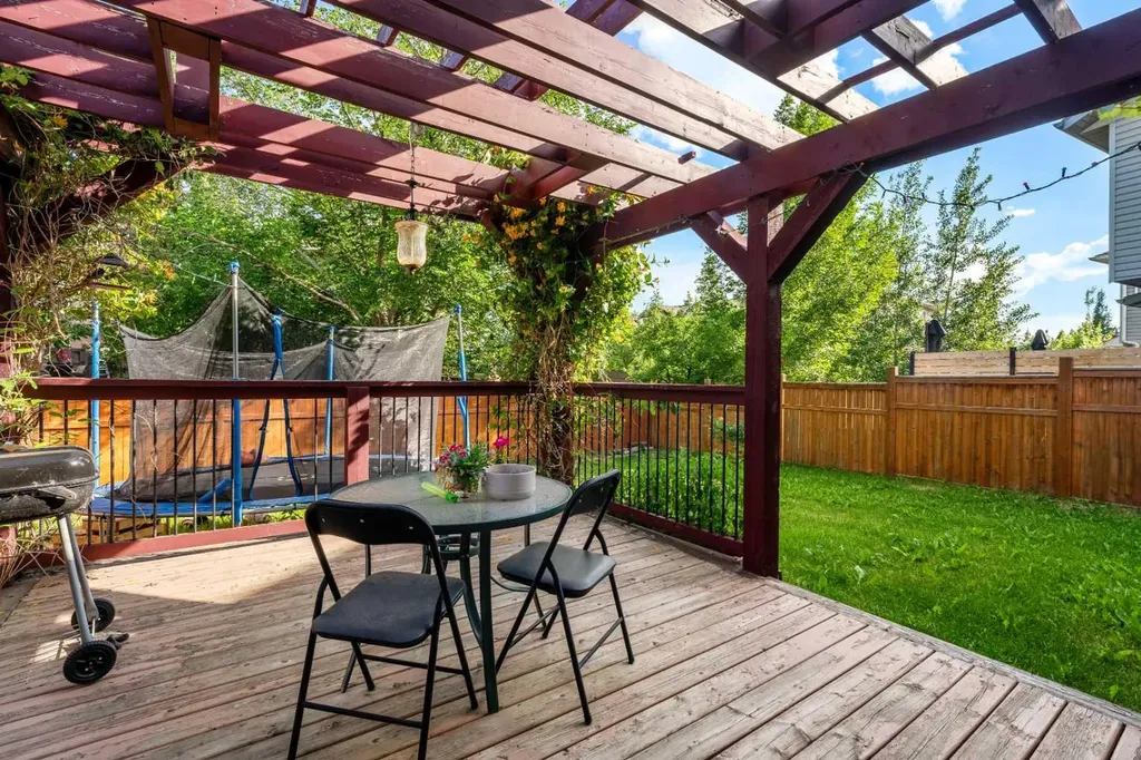 562 Cranston Drive SE Calgary AB T3M 0L5