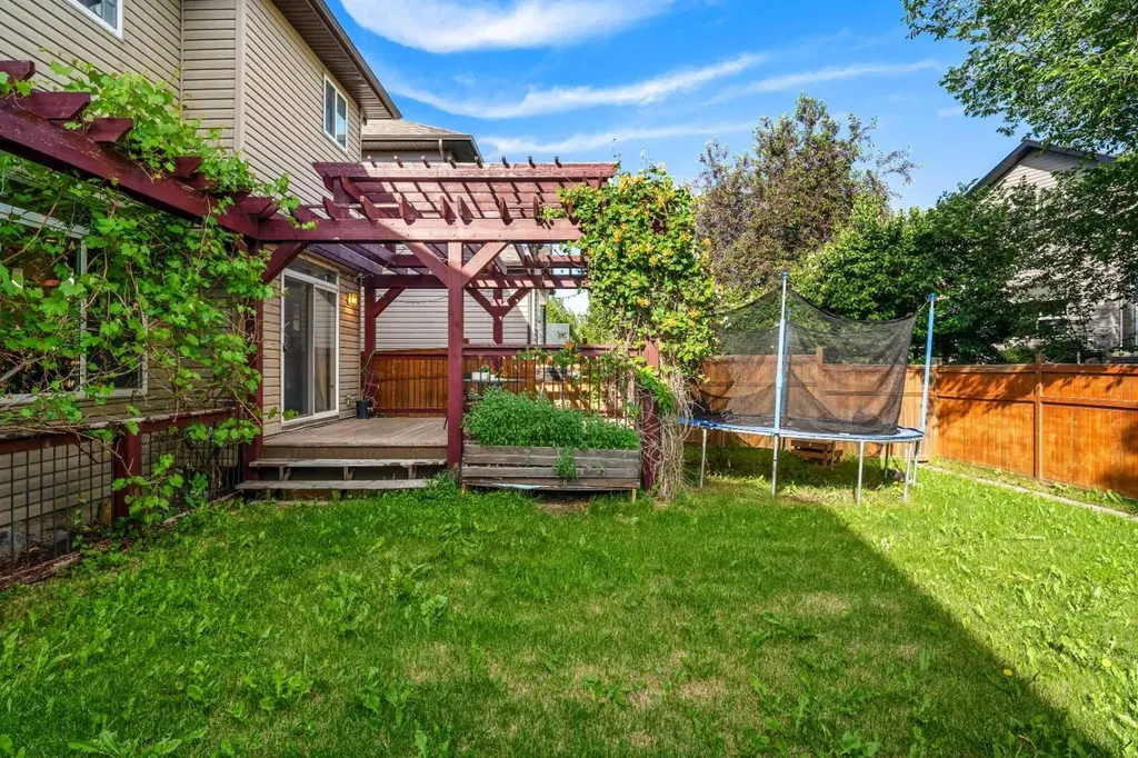 562 Cranston Drive SE Calgary AB T3M 0L5