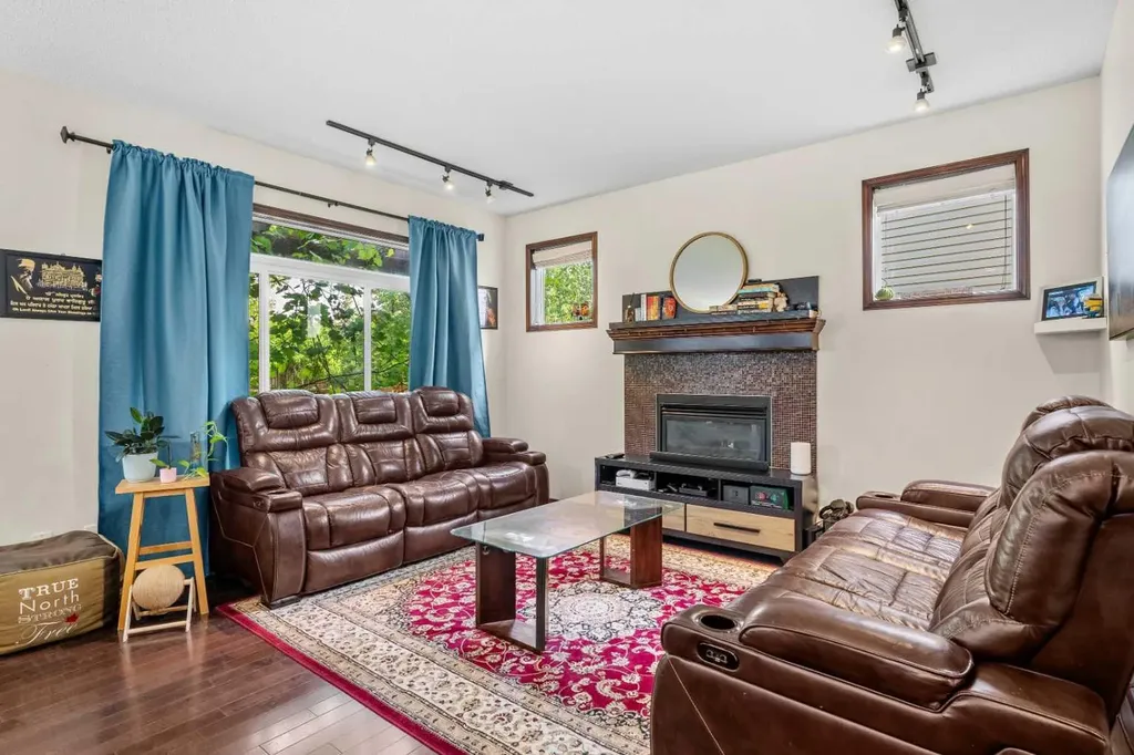562 Cranston Drive SE Calgary AB T3M 0L5