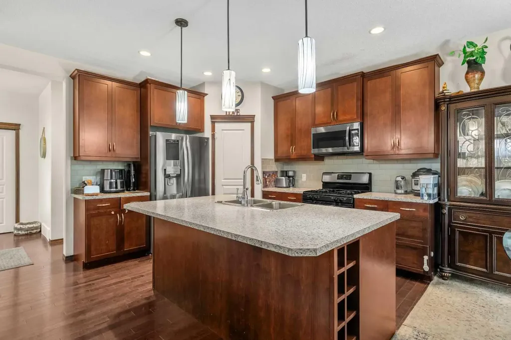 562 Cranston Drive SE Calgary AB T3M 0L5