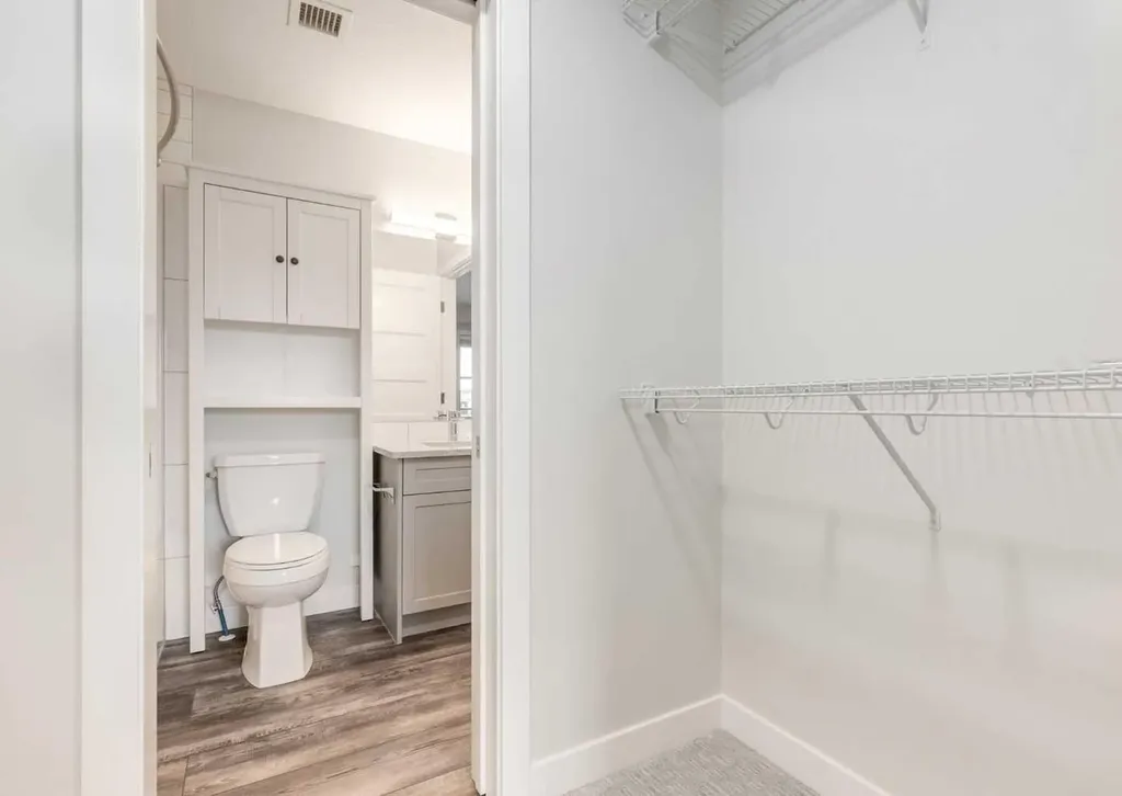 125 Wolf Hollow Crescent SE Calgary AB T2X5W9