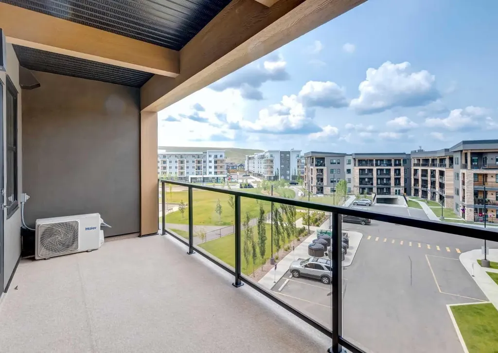 125 Wolf Hollow Crescent SE Calgary AB T2X5W9