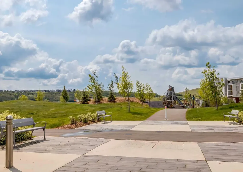 125 Wolf Hollow Crescent SE Calgary AB T2X5W9