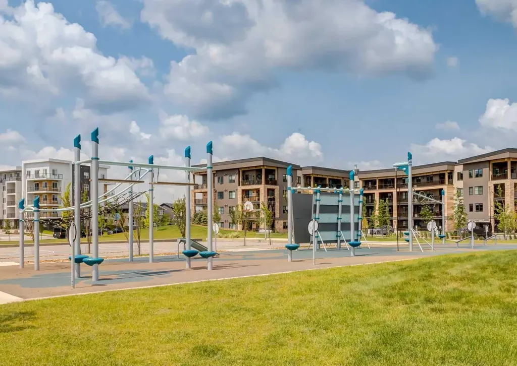 125 Wolf Hollow Crescent SE Calgary AB T2X5W9