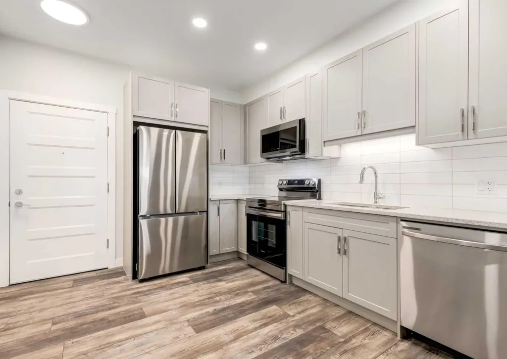 125 Wolf Hollow Crescent SE Calgary AB T2X5W9