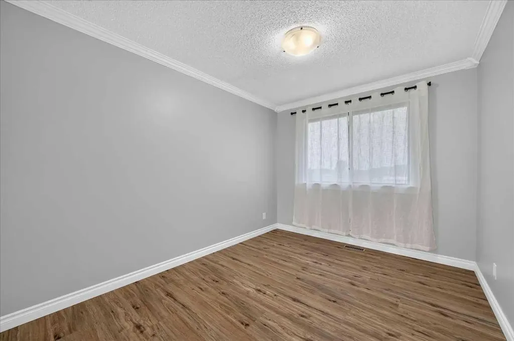 1614 Harrison Street Crossfield AB T0M0S0
