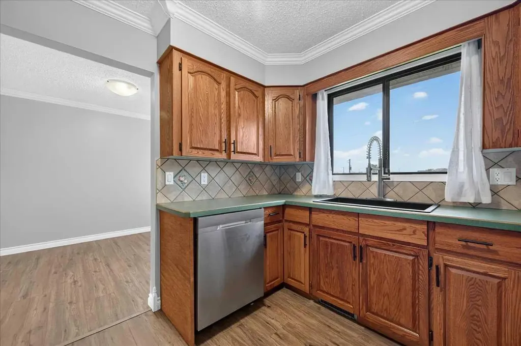 1614 Harrison Street Crossfield AB T0M0S0