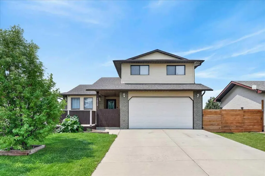 1614 Harrison Street Crossfield AB T0M0S0