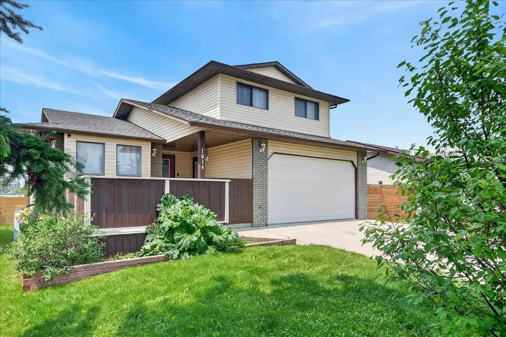 1614 Harrison Street Crossfield AB T0M0S0