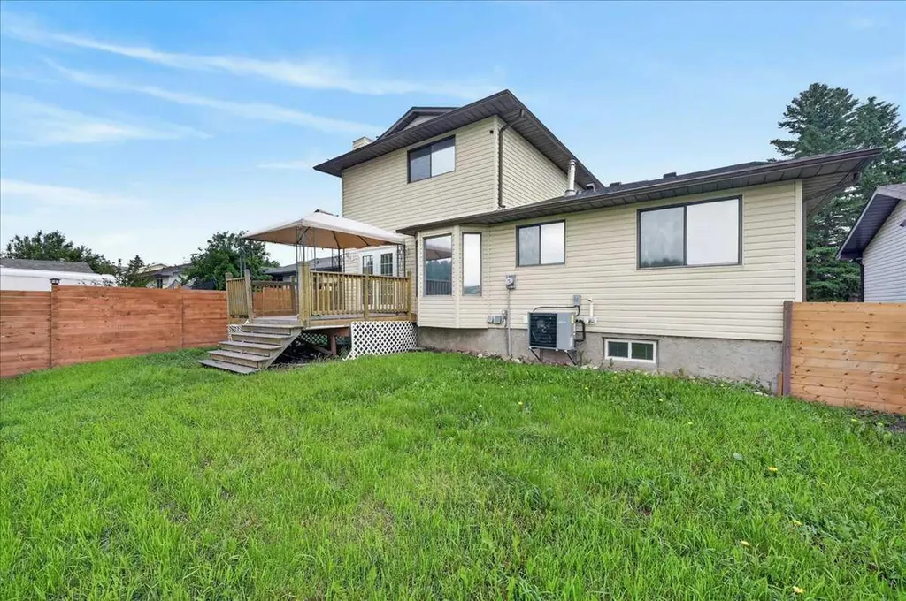 1614 Harrison Street Crossfield AB T0M0S0