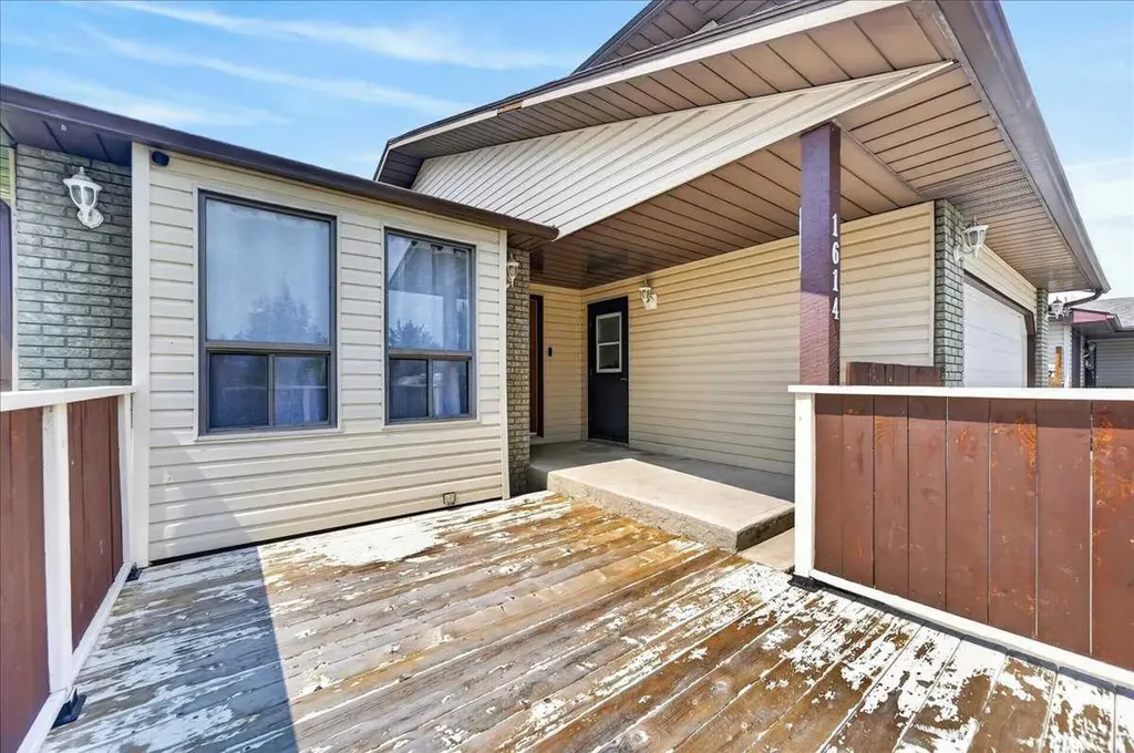 1614 Harrison Street Crossfield AB T0M0S0