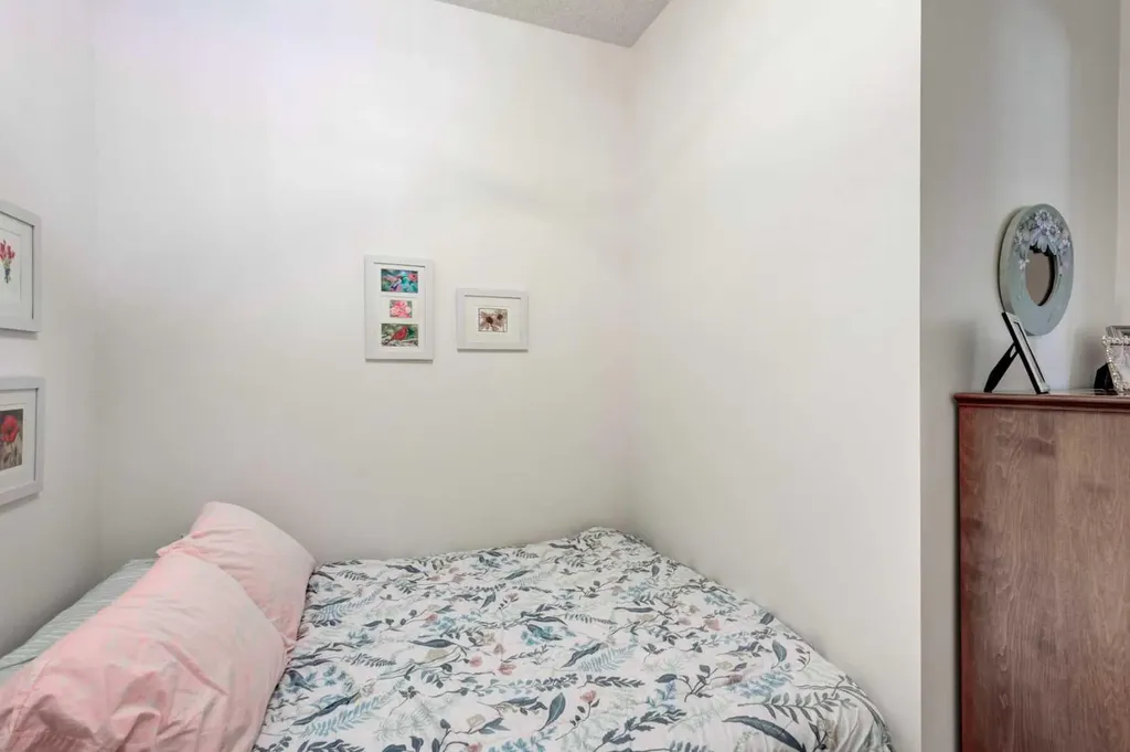 11170 30 Street SW Calgary AB T2W 6J2
