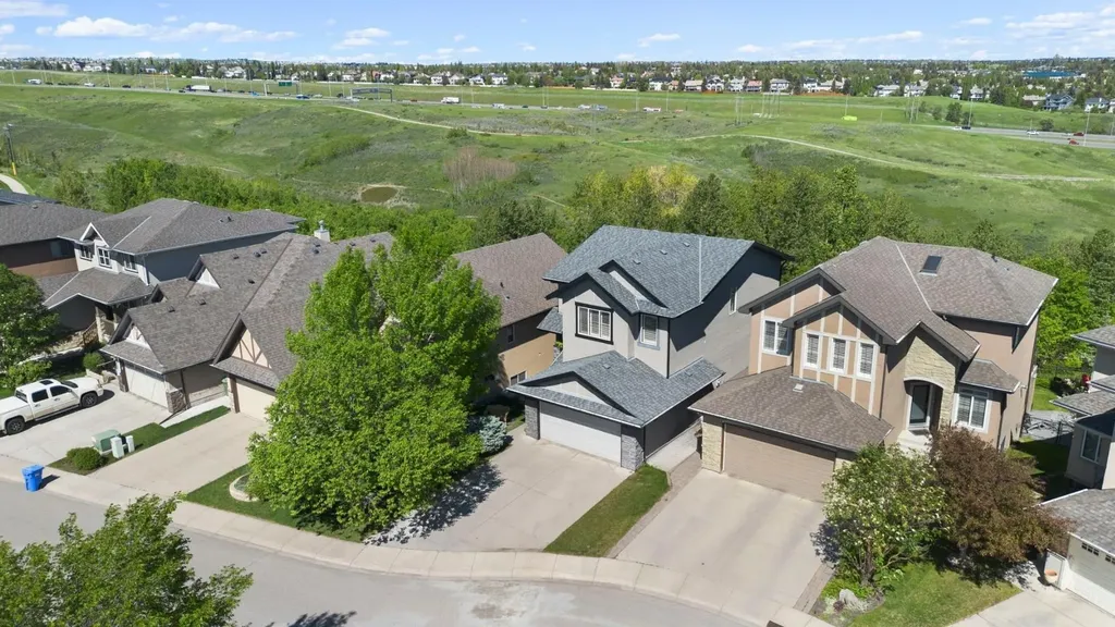 382 Tuscany Ravine Road NW Calgary AB T3L 3A9