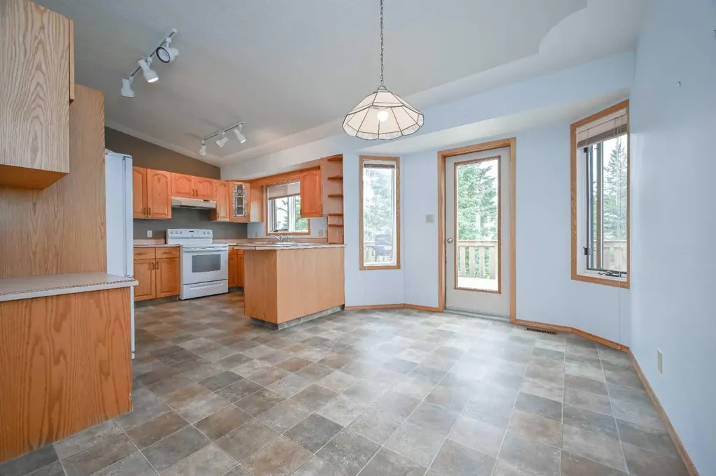 902 Birch Street Beaverlodge AB T0H 0C0