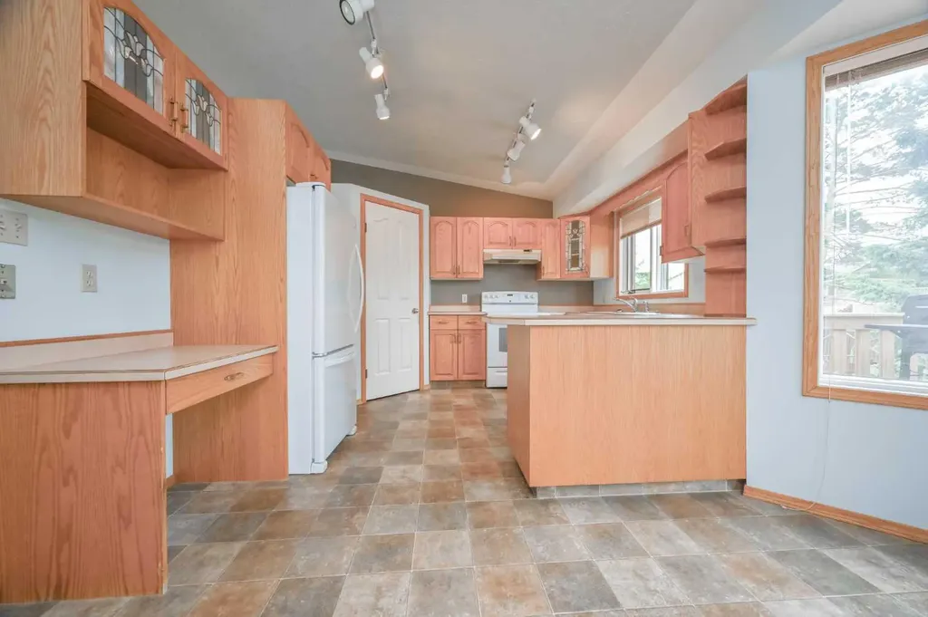 902 Birch Street Beaverlodge AB T0H 0C0
