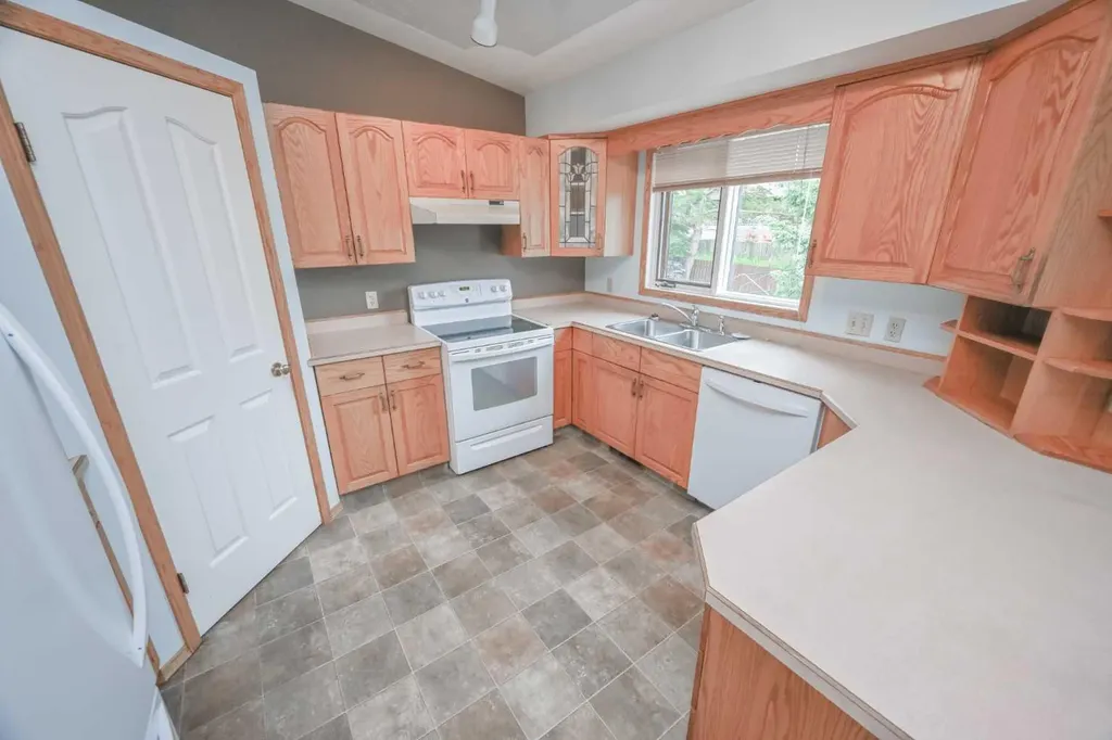 902 Birch Street Beaverlodge AB T0H 0C0