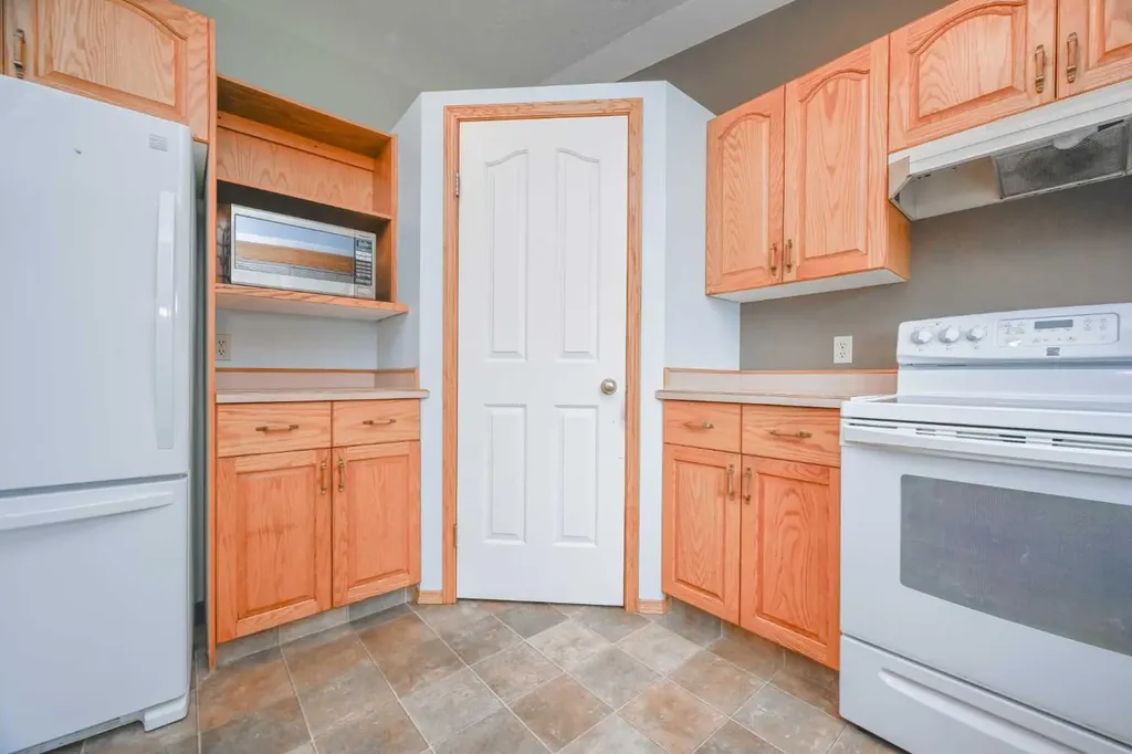 902 Birch Street Beaverlodge AB T0H 0C0