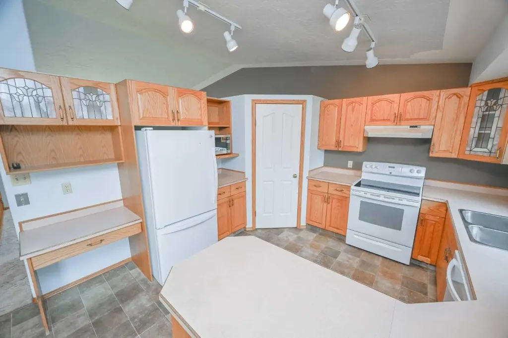 902 Birch Street Beaverlodge AB T0H 0C0
