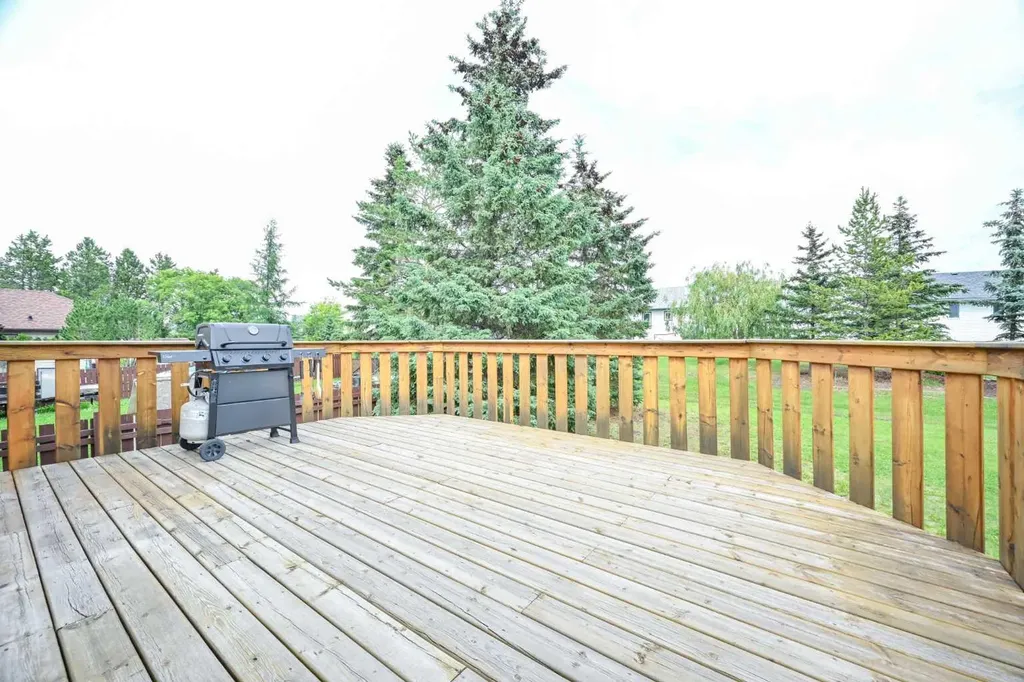 902 Birch Street Beaverlodge AB T0H 0C0