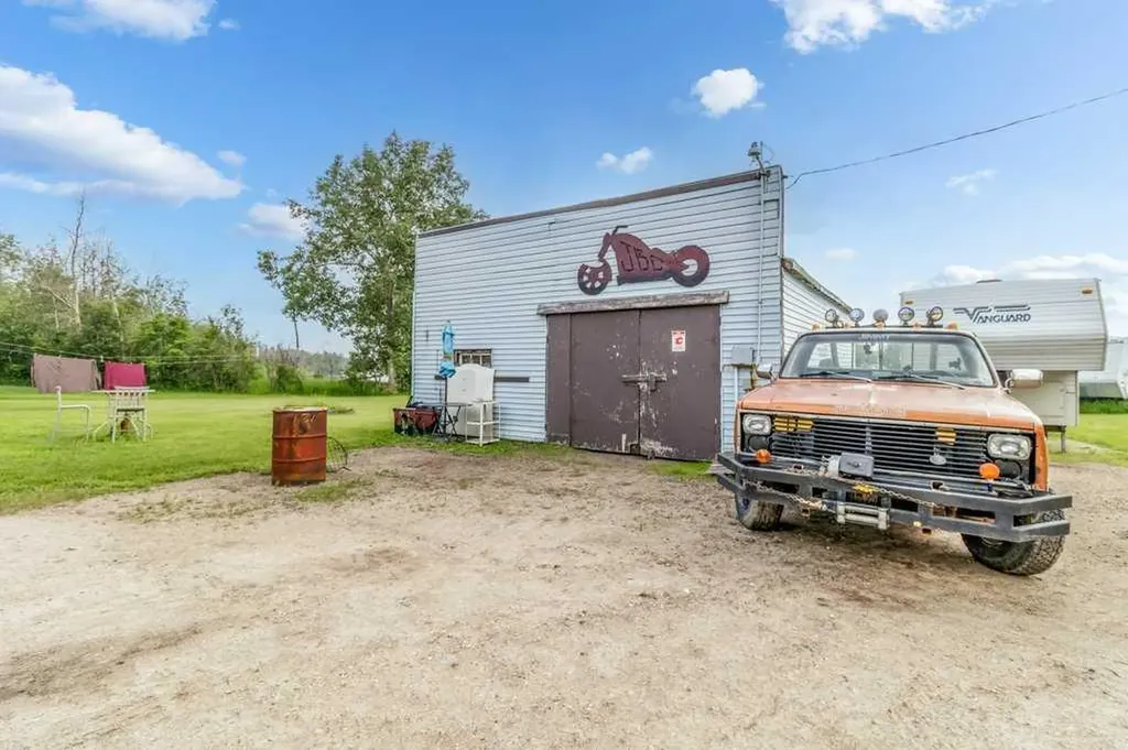 23243 Township Road 374 Rural Red Deer County AB T0M 0V0