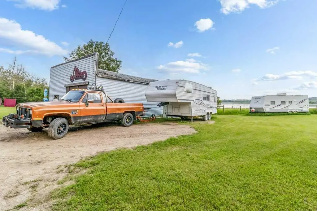23243 Township Road 374 Rural Red Deer County AB T0M 0V0