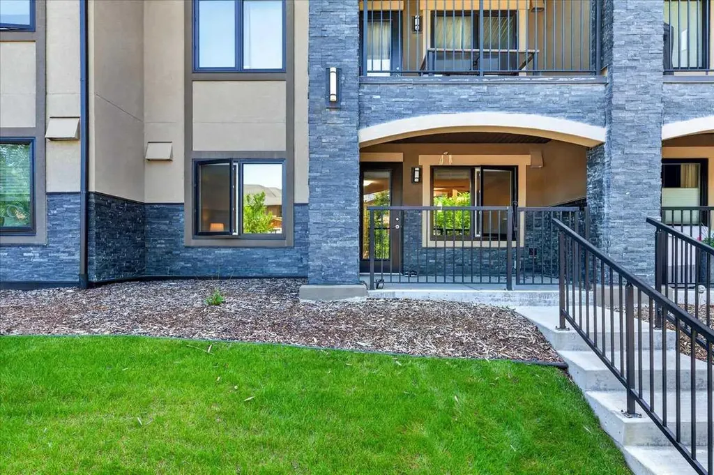 450 Kincora Glen Road NW Calgary AB T3R1S2