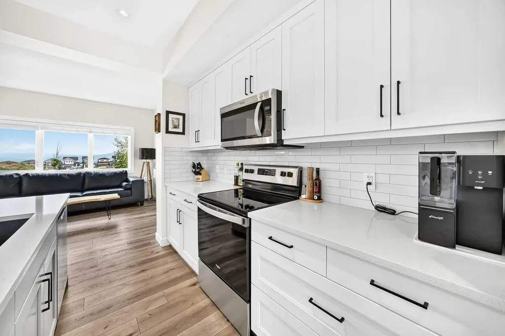 49 River Heights Drive NW Cochrane AB T4C 0Y1