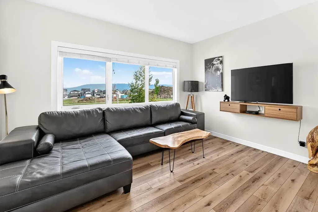 49 River Heights Drive NW Cochrane AB T4C 0Y1