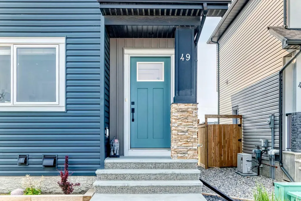 49 River Heights Drive NW Cochrane AB T4C 0Y1
