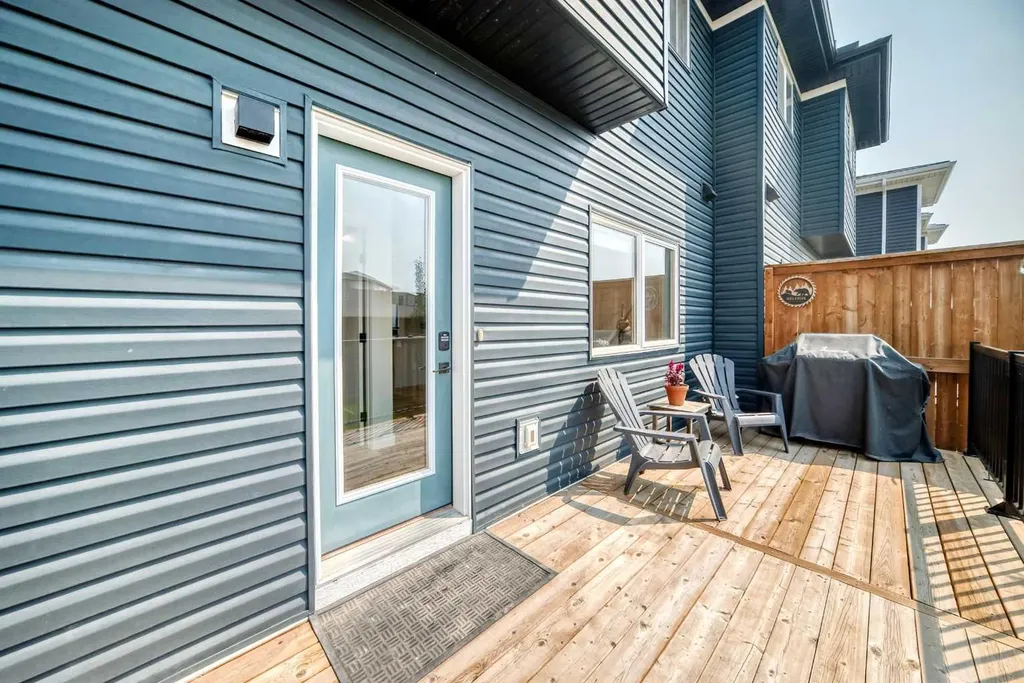 49 River Heights Drive NW Cochrane AB T4C 0Y1