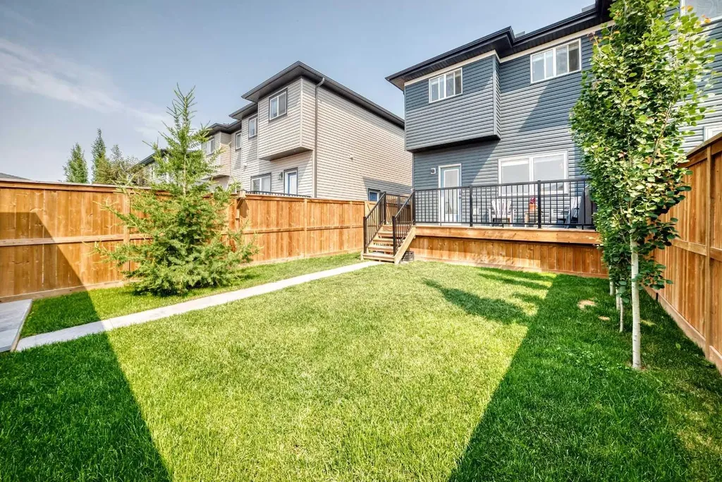 49 River Heights Drive NW Cochrane AB T4C 0Y1