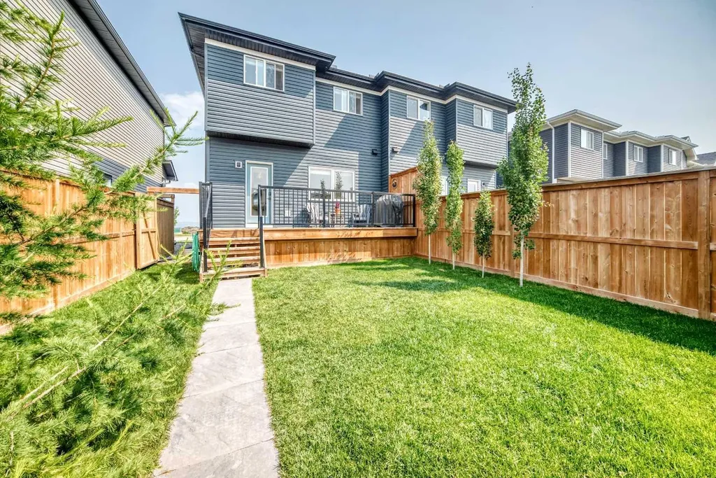 49 River Heights Drive NW Cochrane AB T4C 0Y1