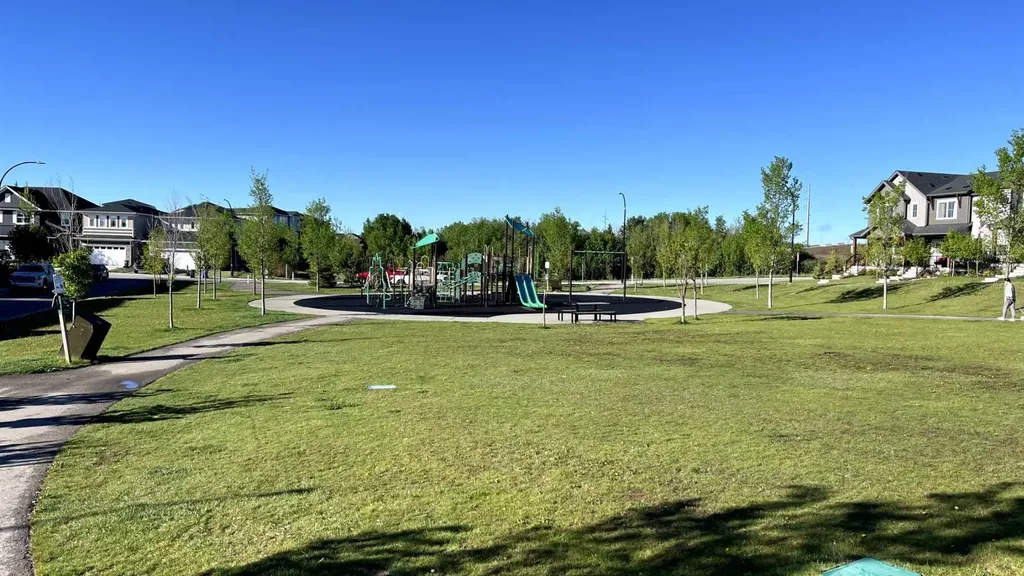 49 River Heights Drive NW Cochrane AB T4C 0Y1