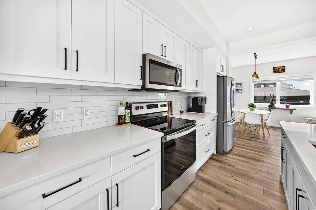 49 River Heights Drive NW Cochrane AB T4C 0Y1