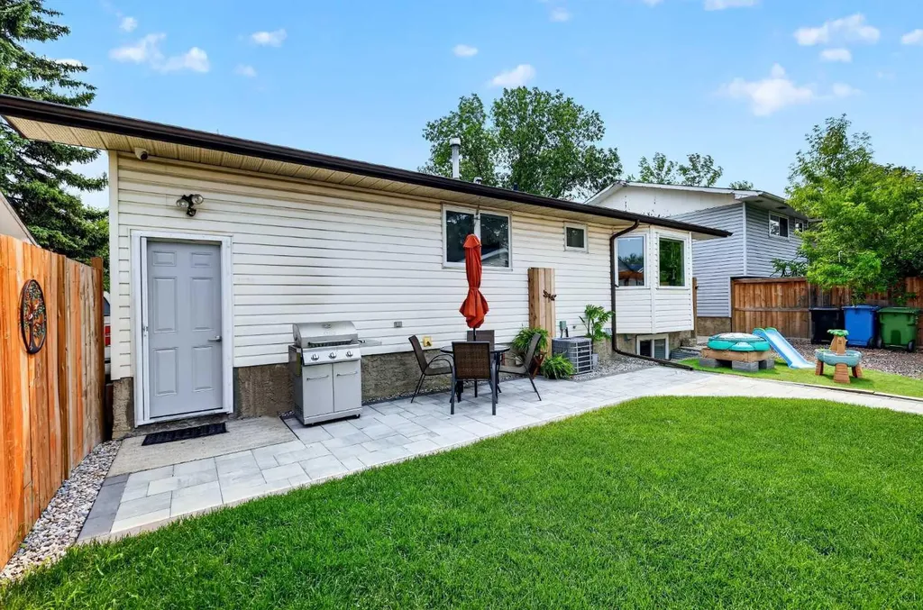 1820 Lysander Crescent SE Calgary AB T2C 1M3
