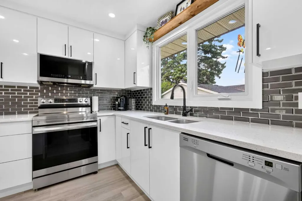 1820 Lysander Crescent SE Calgary AB T2C 1M3