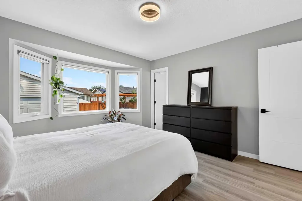 1820 Lysander Crescent SE Calgary AB T2C 1M3