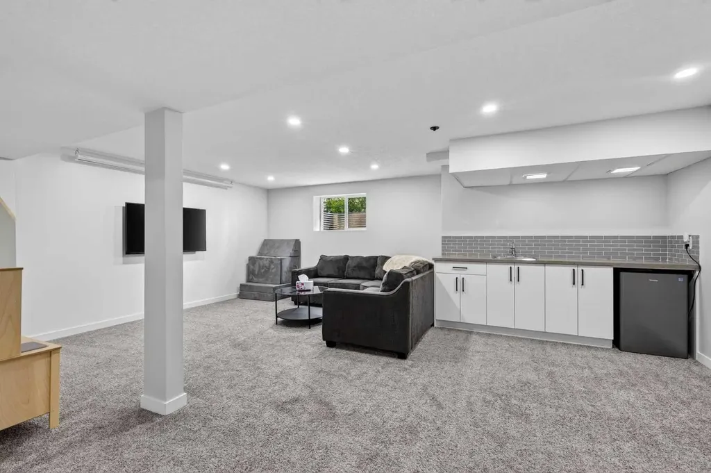 1820 Lysander Crescent SE Calgary AB T2C 1M3