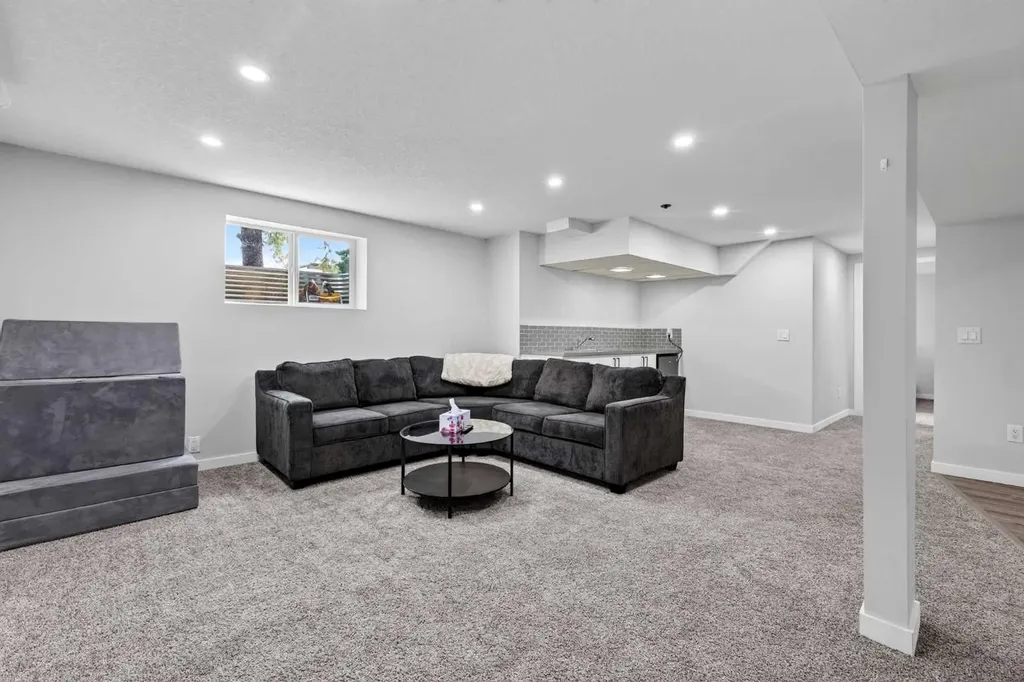 1820 Lysander Crescent SE Calgary AB T2C 1M3