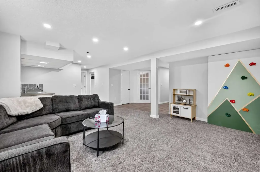 1820 Lysander Crescent SE Calgary AB T2C 1M3