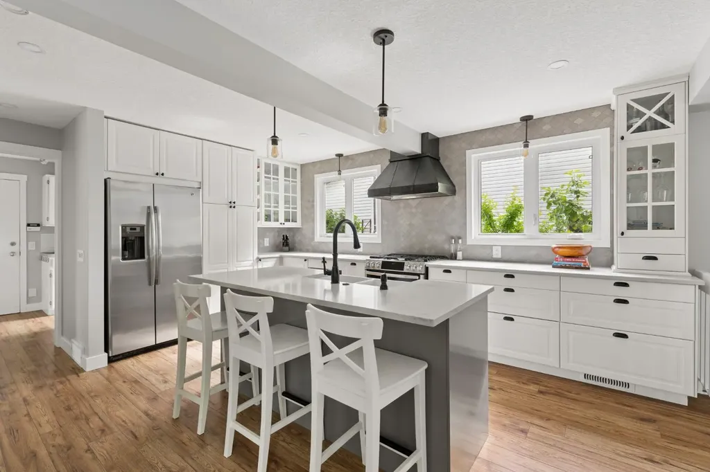 692 Woodpark Boulevard SW Calgary AB T2W 3R7