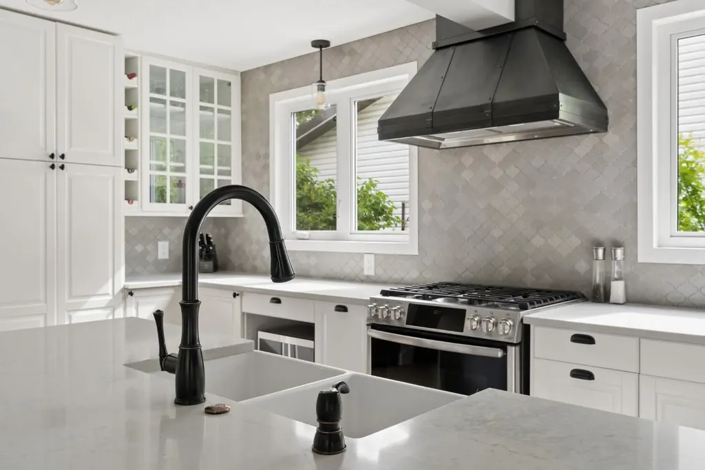 692 Woodpark Boulevard SW Calgary AB T2E 3R7