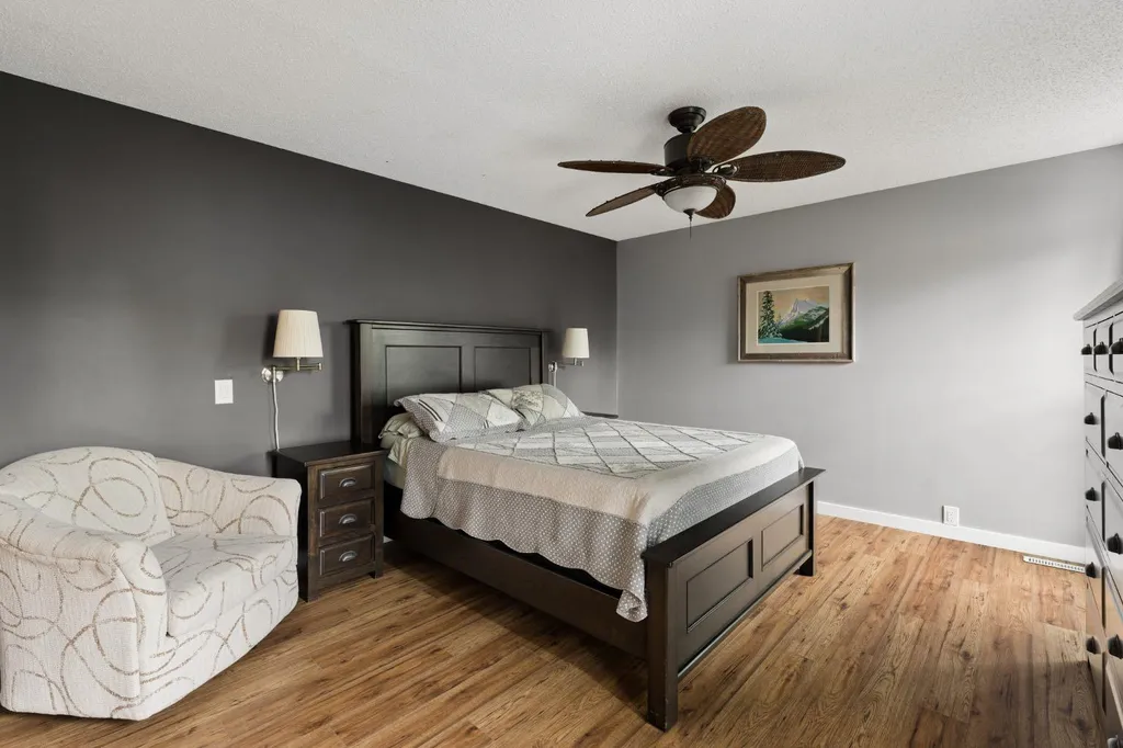 692 Woodpark Boulevard SW Calgary AB T2W 3R7