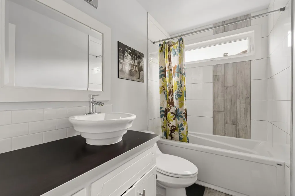 692 Woodpark Boulevard SW Calgary AB T2W 3R7
