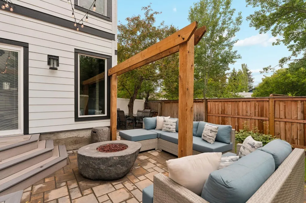 692 Woodpark Boulevard SW Calgary AB T2E 3R7