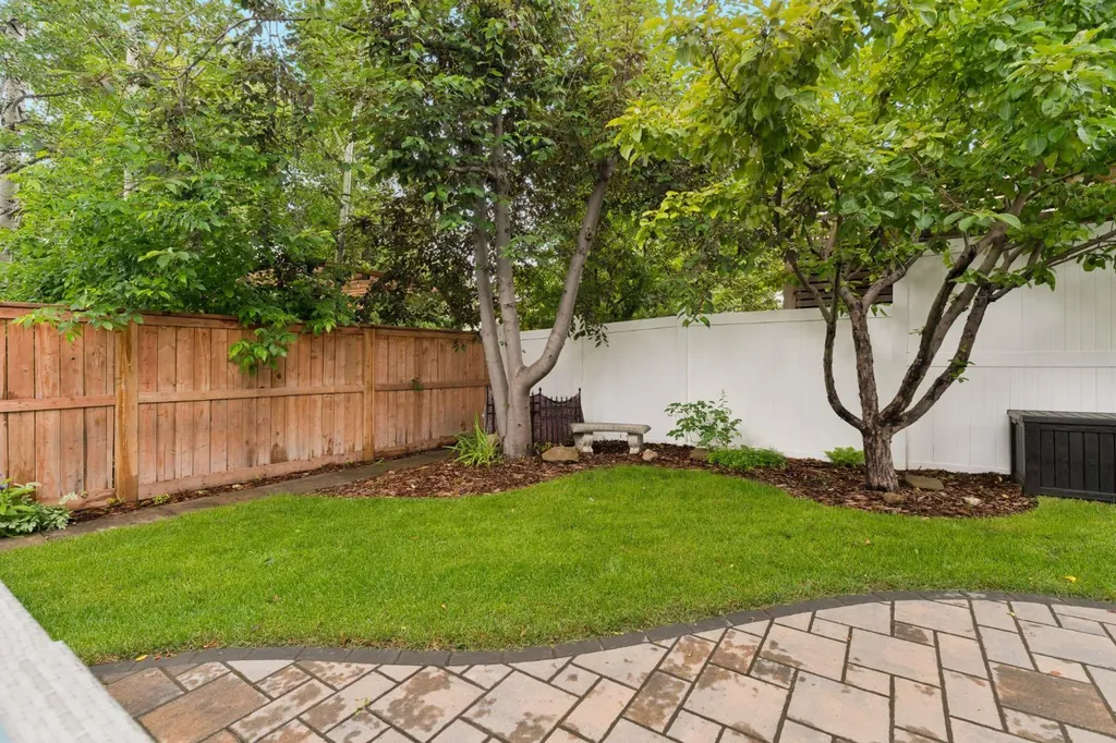 692 Woodpark Boulevard SW Calgary AB T2W 3R7