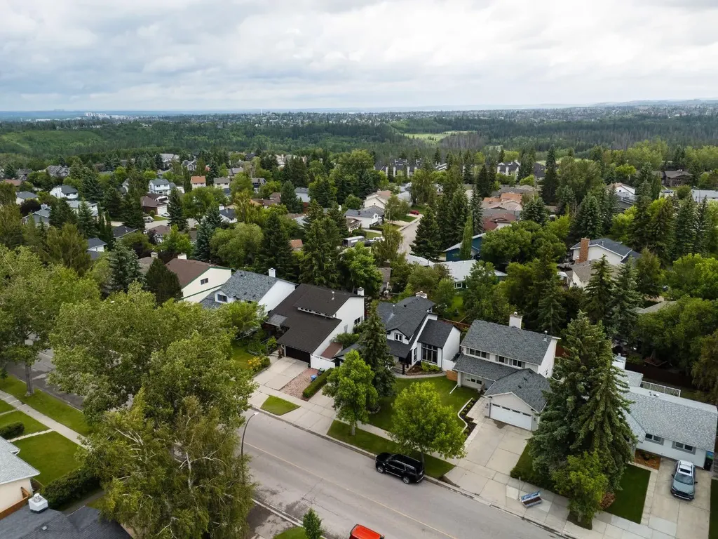 692 Woodpark Boulevard SW Calgary AB T2E 3R7